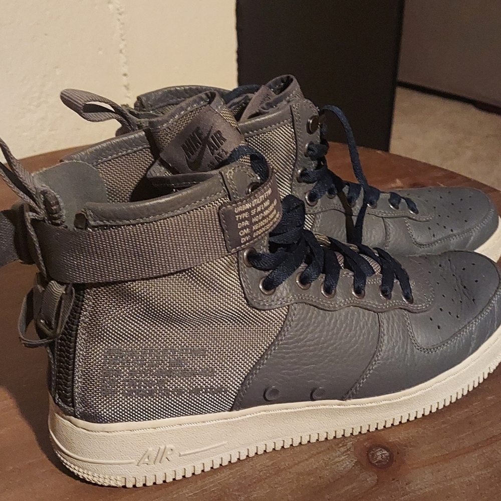 Nike MENS SF AF1 Mid "Dark Grey"  Air Force One 917753-004